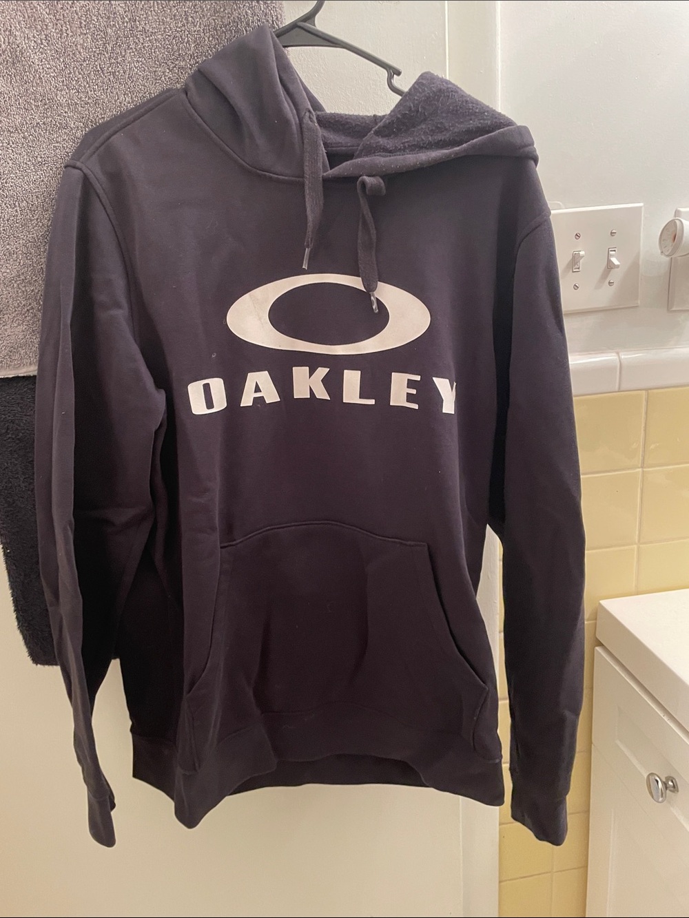 Oakley Men's Black Hoodie with White Logo Zip-Up Style